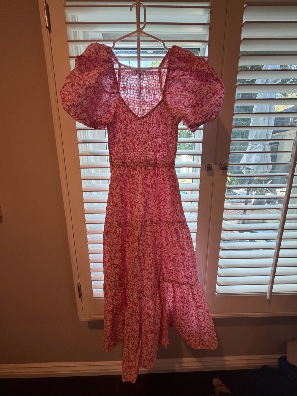 Moon River Smocked puff sleeve Tiered Midi Dress Pink Floral Size S